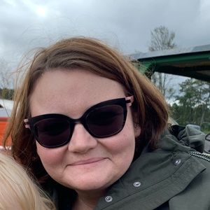 Meet your Posher, Brooke